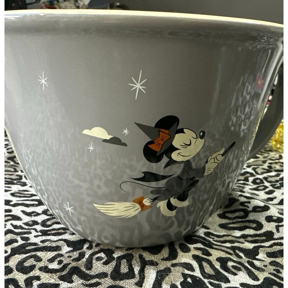 Mickey Minnie Mouse Halloween Mixing Bowl Batter Bowl Trick or Treat! Disney!